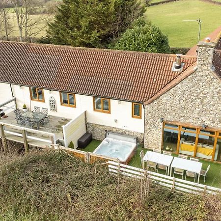 ブリストル The West Barn Near Bath, Sleeps 24 And 2 Hot Tubsヴィラ エクステリア 写真