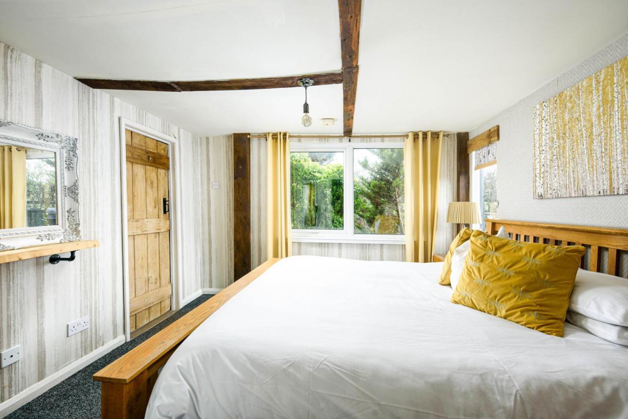 ブリストル The West Barn Near Bath, Sleeps 24 And 2 Hot Tubsヴィラ エクステリア 写真