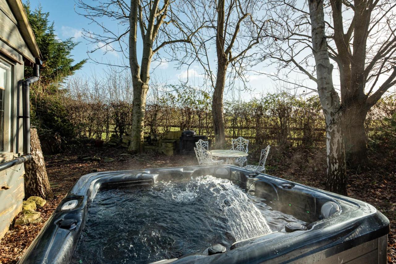 ブリストル The West Barn Near Bath, Sleeps 24 And 2 Hot Tubsヴィラ エクステリア 写真