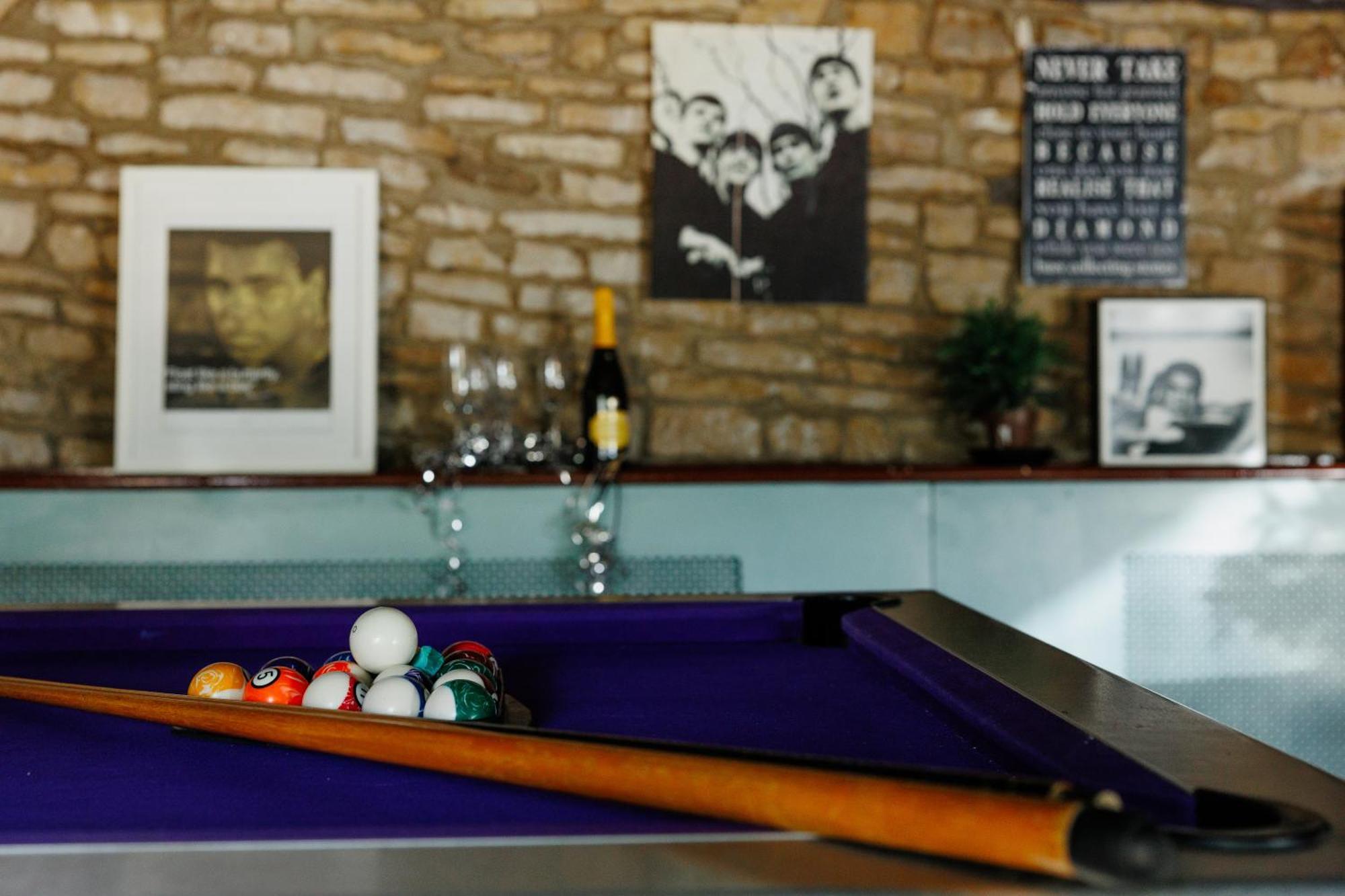 ブリストル The West Barn Near Bath, Sleeps 24 And 2 Hot Tubsヴィラ エクステリア 写真