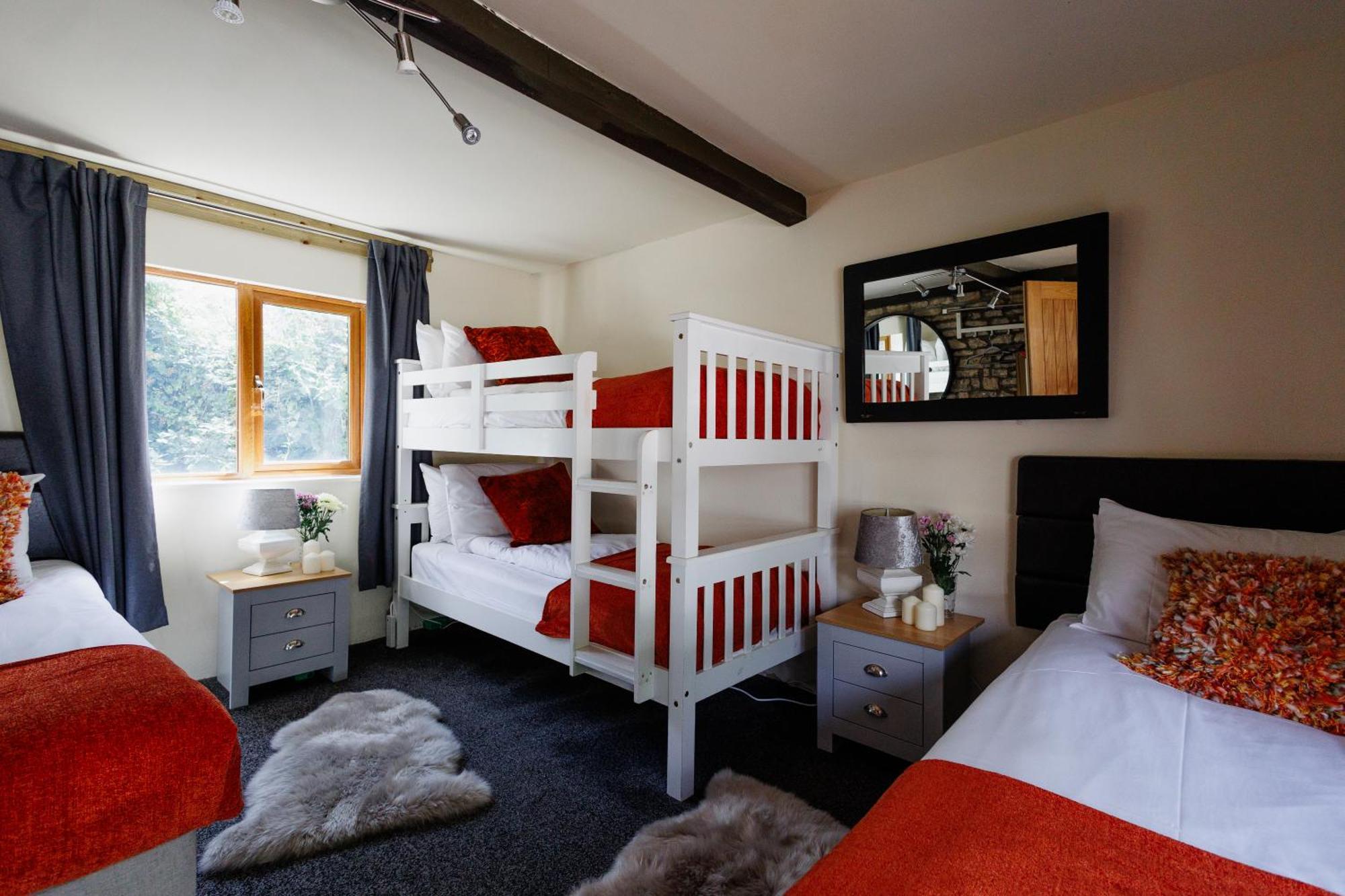 ブリストル The West Barn Near Bath, Sleeps 24 And 2 Hot Tubsヴィラ エクステリア 写真