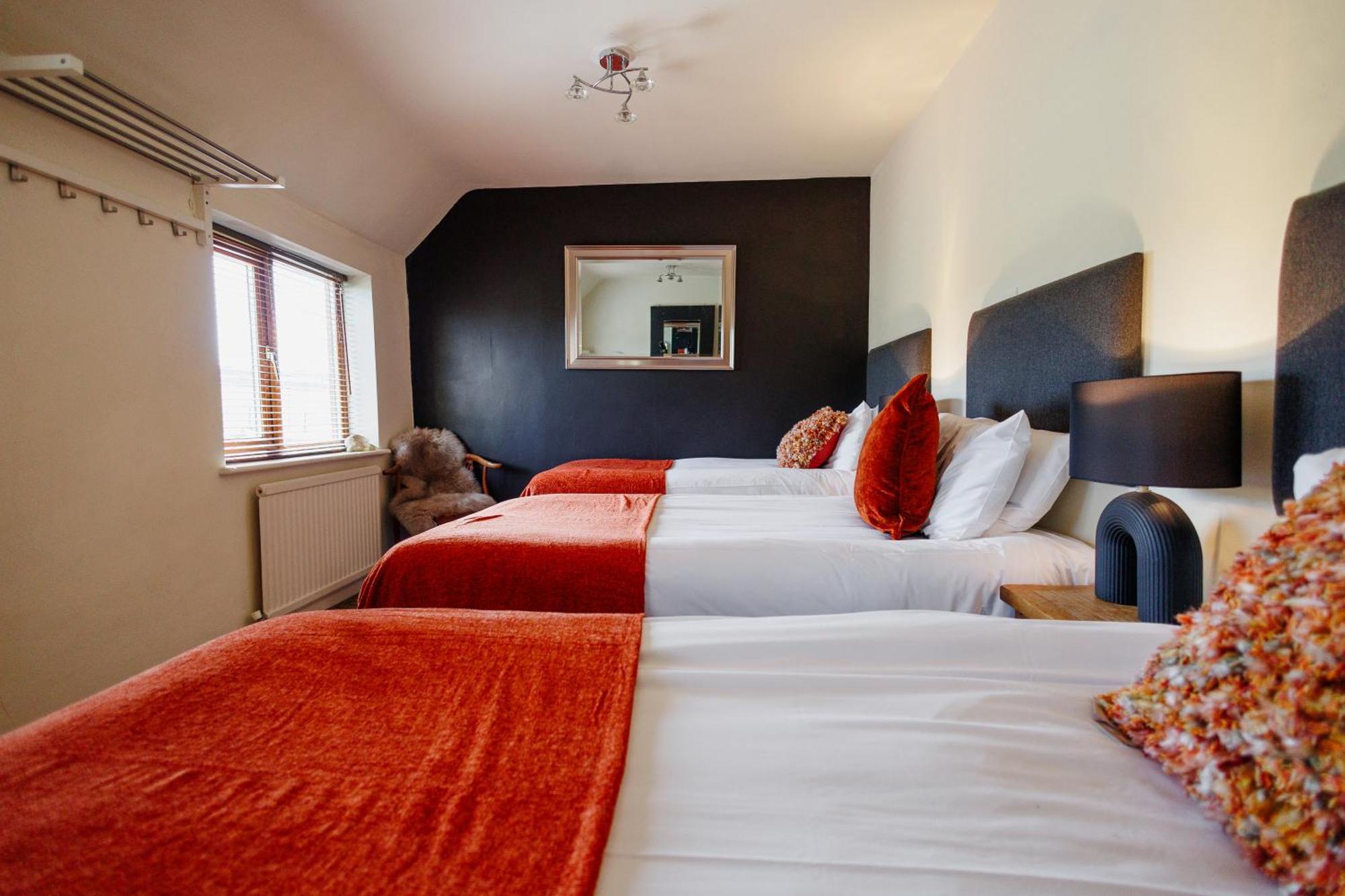 ブリストル The West Barn Near Bath, Sleeps 24 And 2 Hot Tubsヴィラ エクステリア 写真