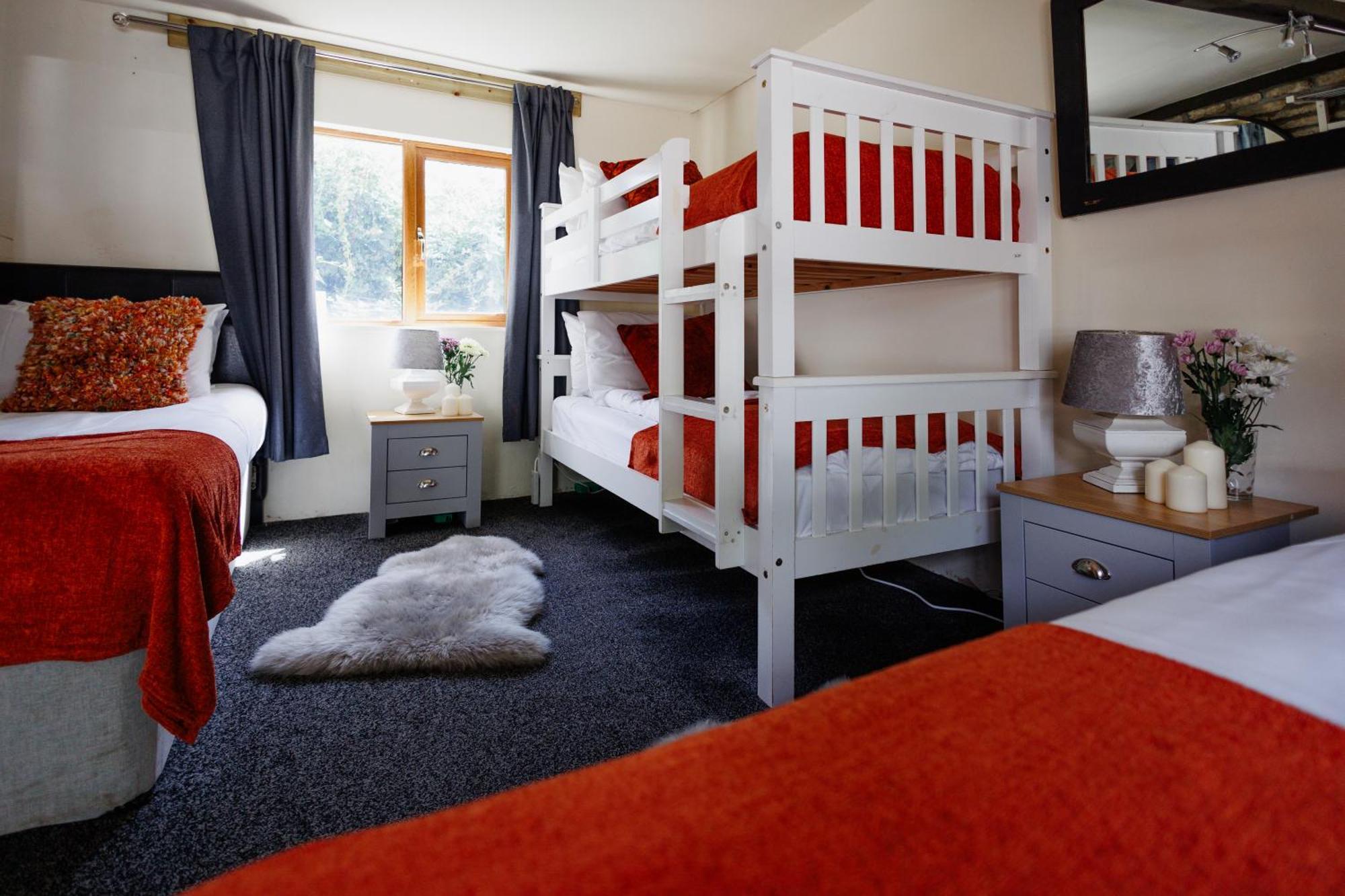 ブリストル The West Barn Near Bath, Sleeps 24 And 2 Hot Tubsヴィラ エクステリア 写真