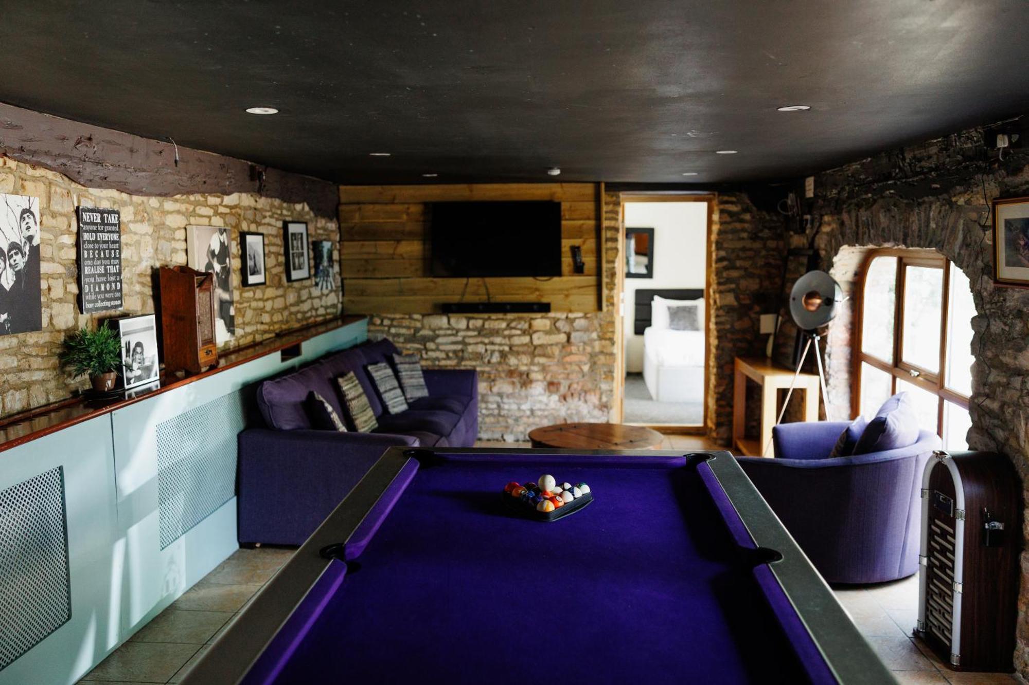 ブリストル The West Barn Near Bath, Sleeps 24 And 2 Hot Tubsヴィラ エクステリア 写真