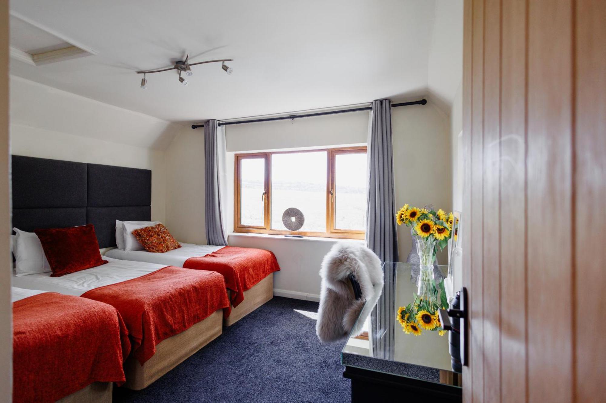 ブリストル The West Barn Near Bath, Sleeps 24 And 2 Hot Tubsヴィラ エクステリア 写真