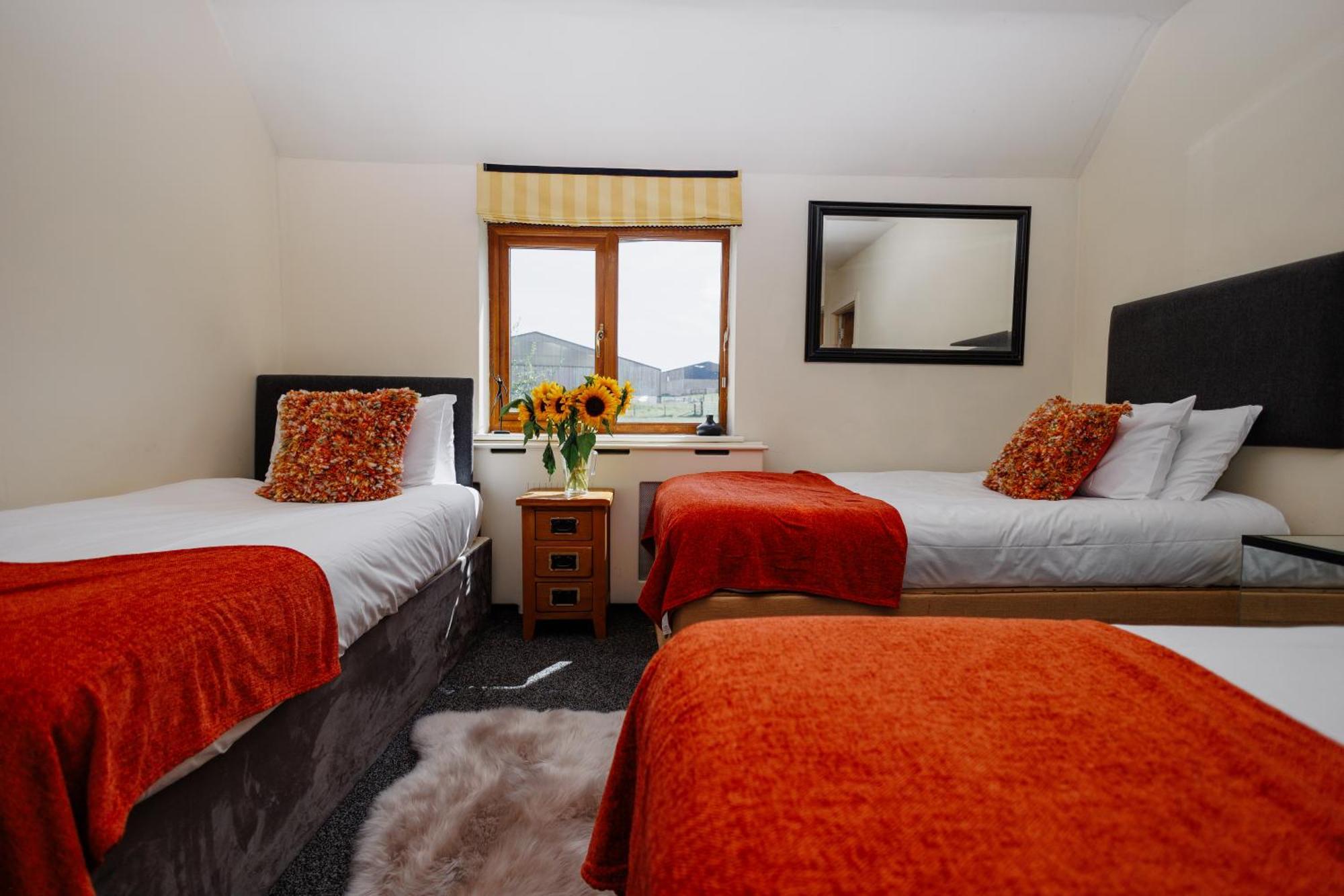 ブリストル The West Barn Near Bath, Sleeps 24 And 2 Hot Tubsヴィラ エクステリア 写真