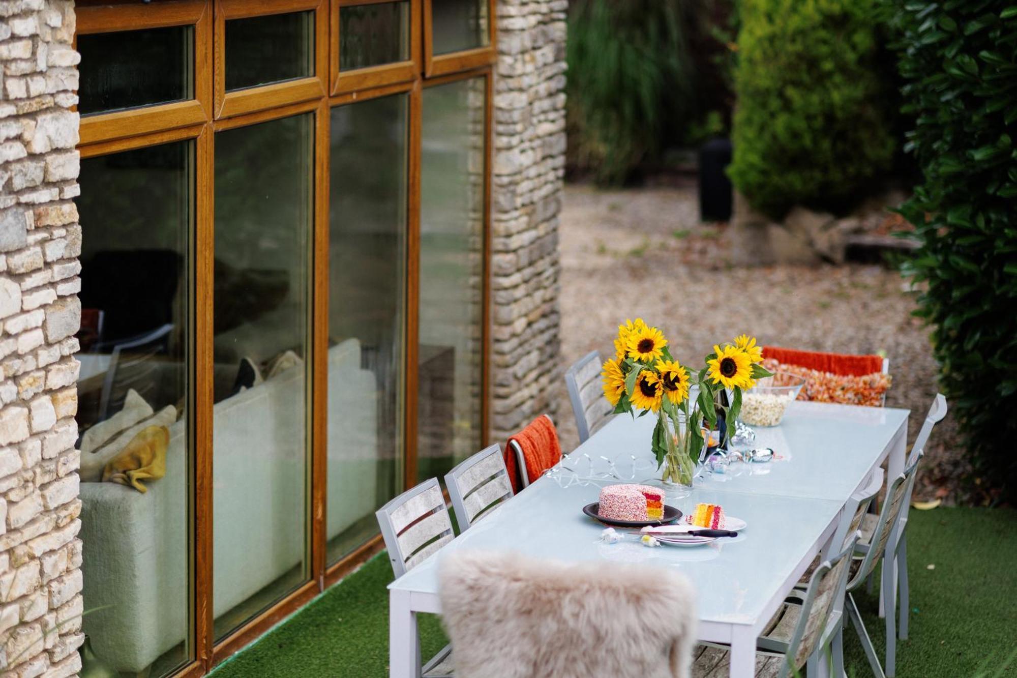 ブリストル The West Barn Near Bath, Sleeps 24 And 2 Hot Tubsヴィラ エクステリア 写真
